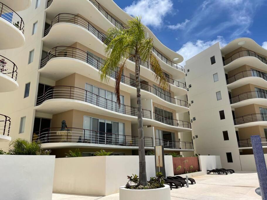 2 Bedroom Condo, Pool, Great Wifi & Tvs Cancun