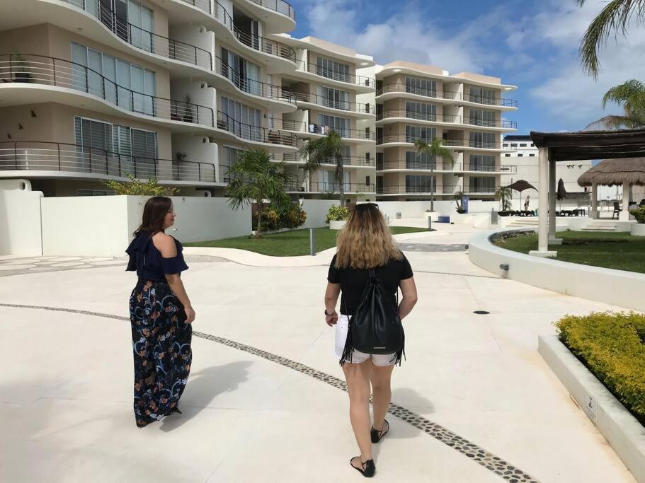 2 Bedroom Condo, Pool, Great Wifi & Tvs Cancun