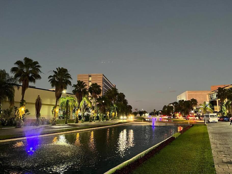 Apartment 2 Bedroom Condo, Pool, Great Wifi & Tvs