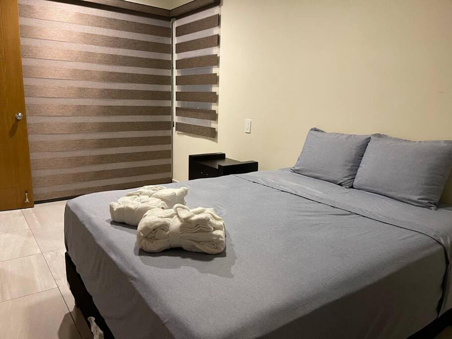 2 Bedroom Condo, Pool, Great Wifi & Tvs Apartment *