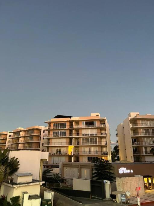 2 Bedroom Condo, Pool, Great Wifi & Tvs Apartment *